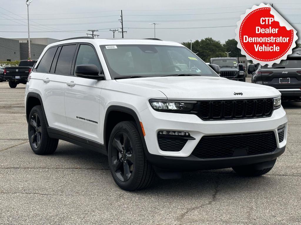 new 2025 Jeep Grand Cherokee car, priced at $52,645