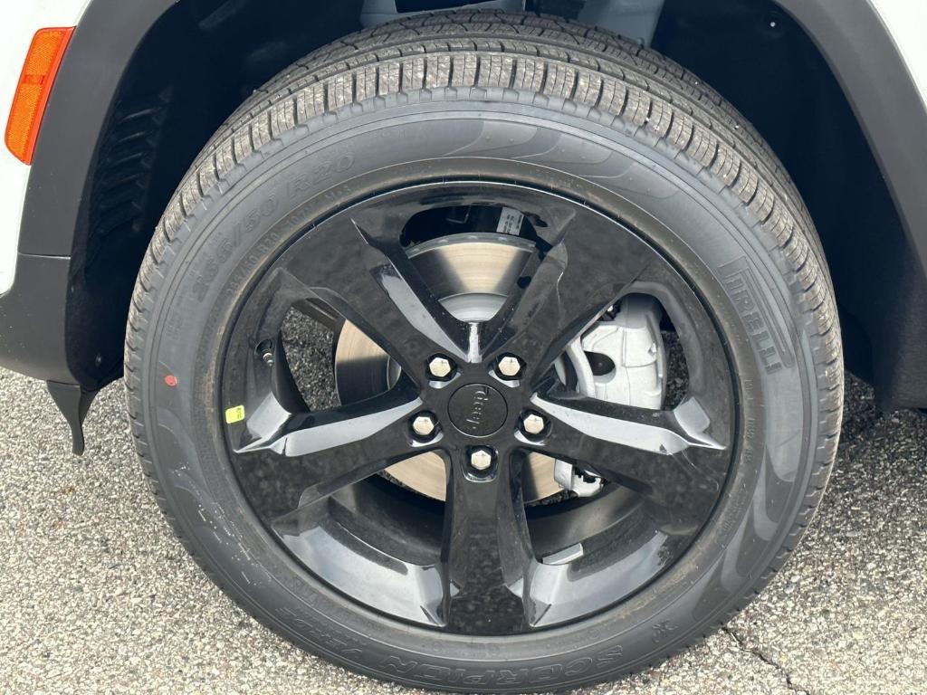 new 2025 Jeep Grand Cherokee car, priced at $52,645