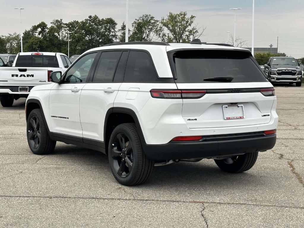 new 2025 Jeep Grand Cherokee car, priced at $52,645