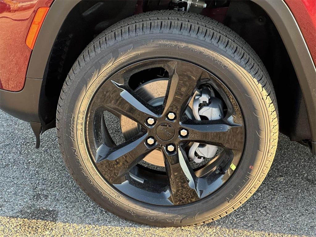 new 2025 Jeep Grand Cherokee car, priced at $49,320