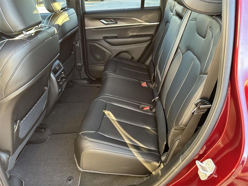 new 2025 Jeep Grand Cherokee car, priced at $49,320