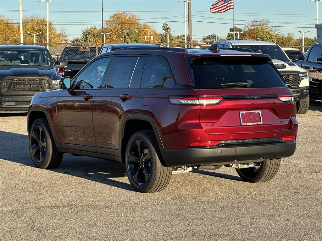 new 2025 Jeep Grand Cherokee car, priced at $49,320