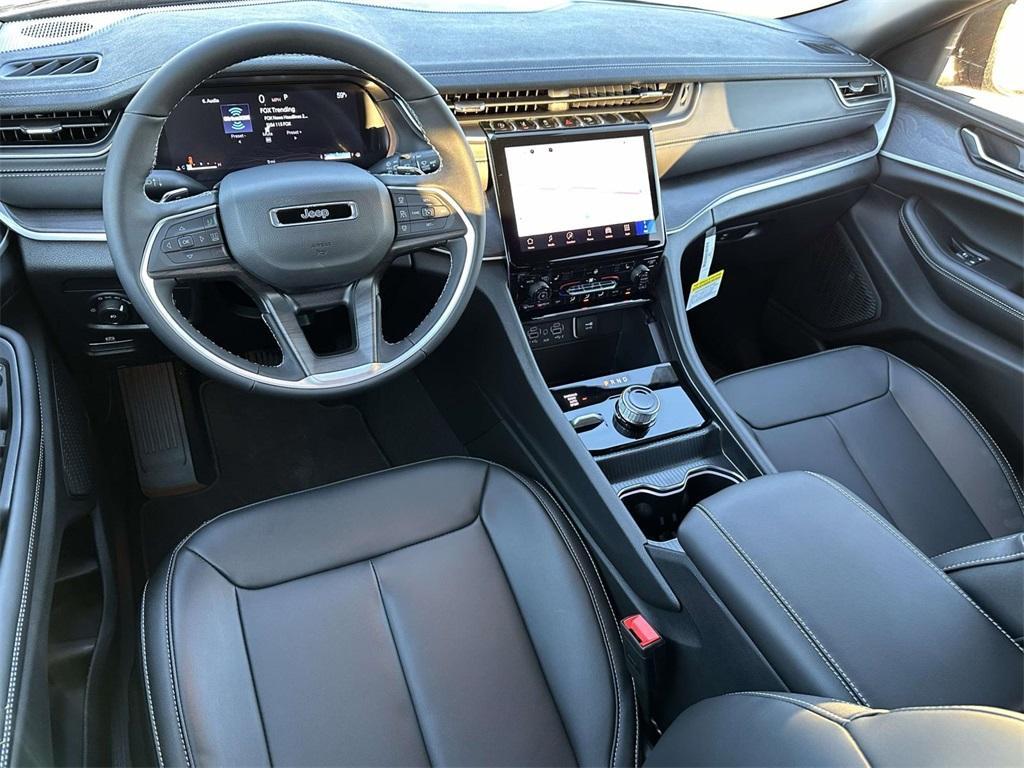 new 2025 Jeep Grand Cherokee car, priced at $49,320