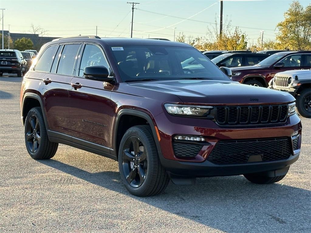 new 2025 Jeep Grand Cherokee car, priced at $49,320
