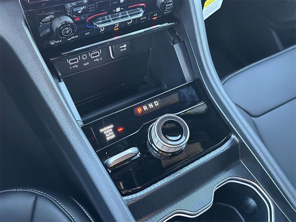 new 2025 Jeep Grand Cherokee car, priced at $49,320