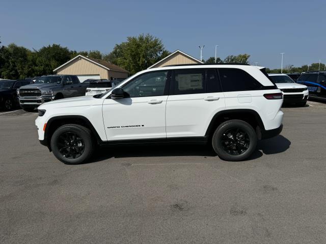 new 2024 Jeep Grand Cherokee car, priced at $44,328