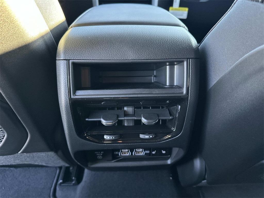 new 2025 Jeep Grand Cherokee car, priced at $46,331