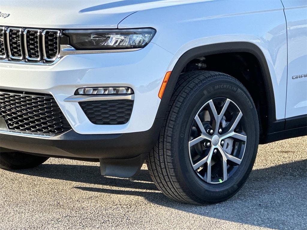 new 2025 Jeep Grand Cherokee car, priced at $46,331