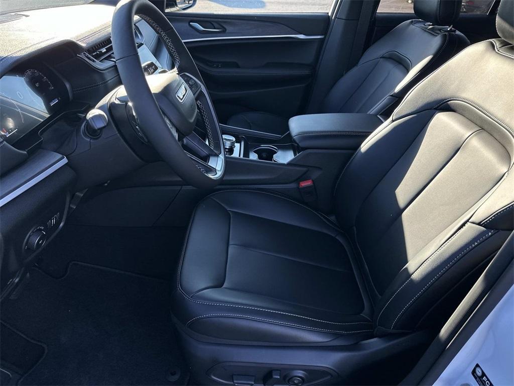 new 2025 Jeep Grand Cherokee car, priced at $46,331
