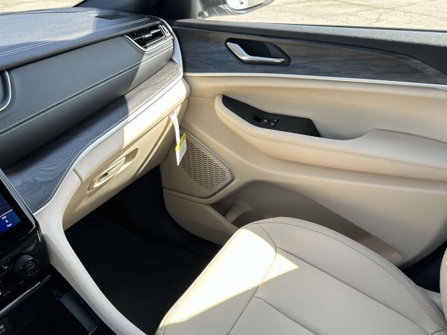 new 2025 Jeep Grand Cherokee L car, priced at $54,480