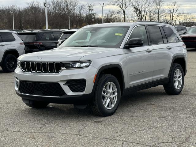 new 2025 Jeep Grand Cherokee car, priced at $43,082