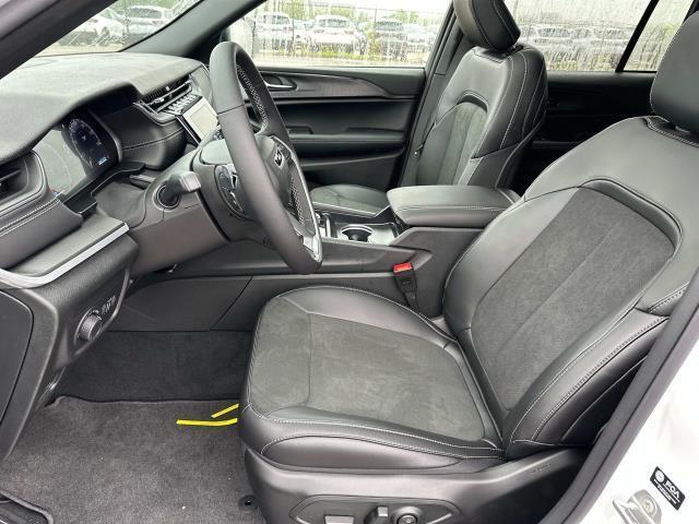 new 2025 Jeep Grand Cherokee car, priced at $46,527