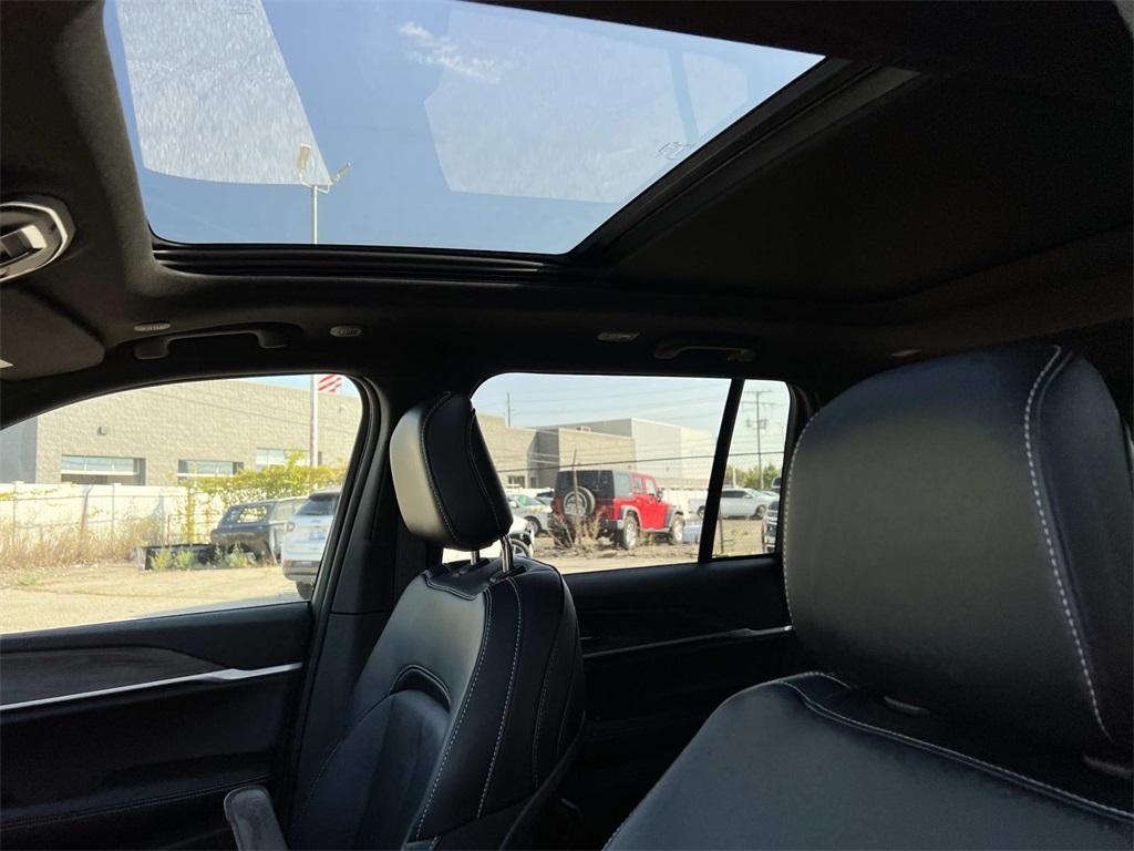 new 2025 Jeep Grand Cherokee car, priced at $53,091