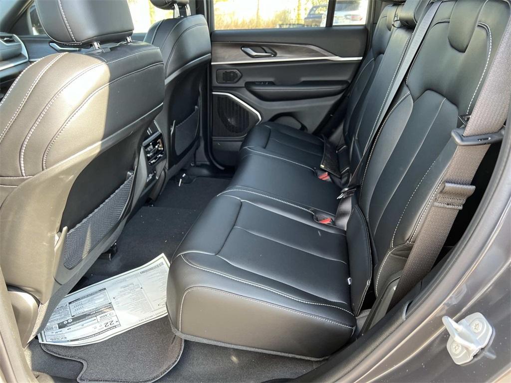 new 2025 Jeep Grand Cherokee car, priced at $53,091
