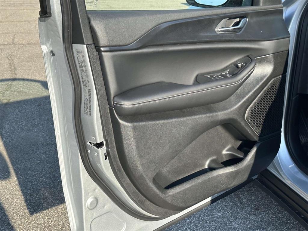 new 2025 Jeep Grand Cherokee L car, priced at $49,148