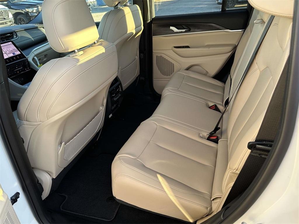 new 2025 Jeep Grand Cherokee car, priced at $46,331