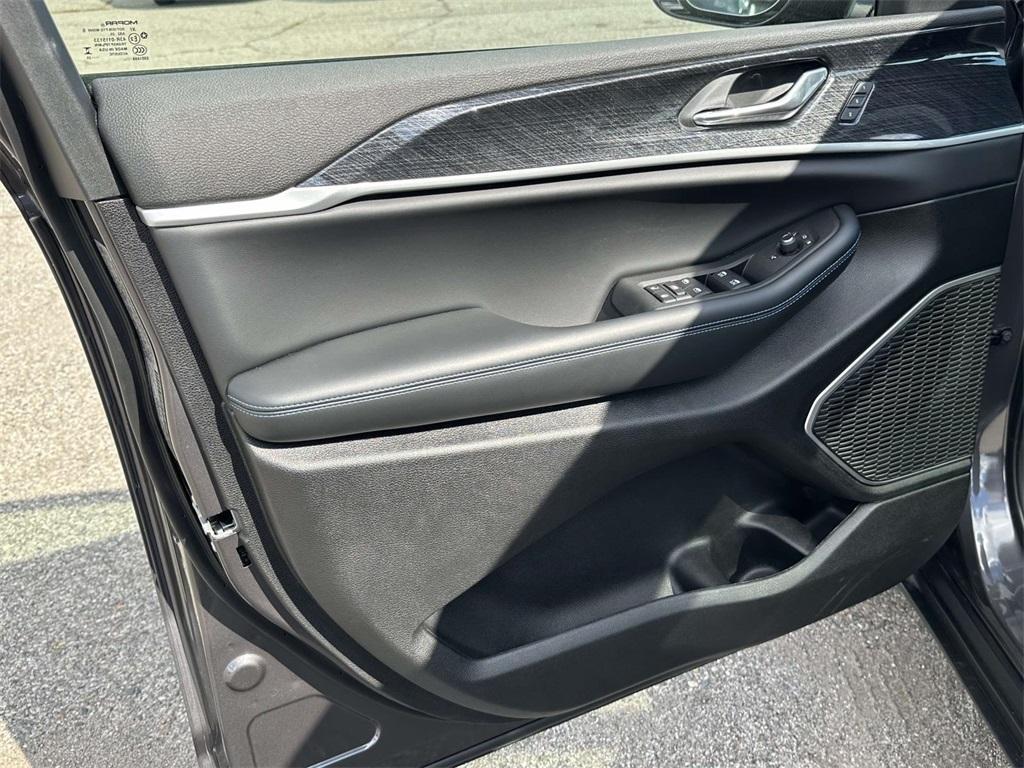 new 2025 Jeep Grand Cherokee 4xe car, priced at $74,409