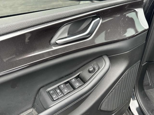 used 2023 Jeep Grand Cherokee car, priced at $34,995