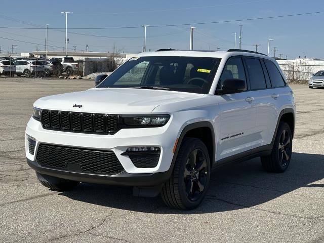 new 2025 Jeep Grand Cherokee car, priced at $52,320