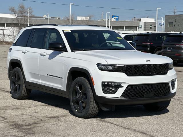 new 2025 Jeep Grand Cherokee car, priced at $52,320