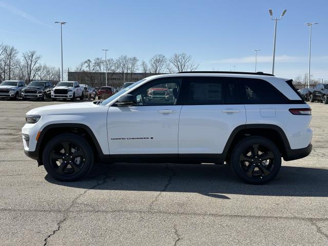 new 2025 Jeep Grand Cherokee car, priced at $52,320