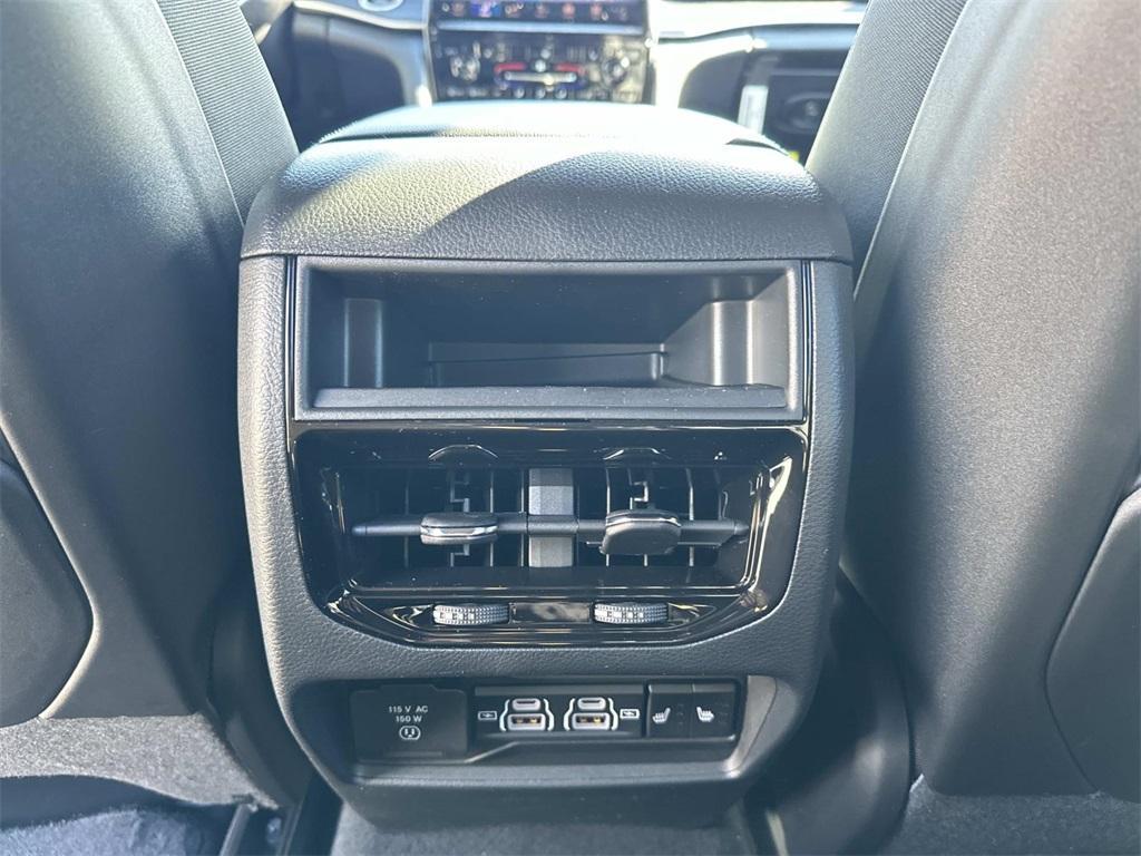 new 2025 Jeep Grand Cherokee car, priced at $49,320