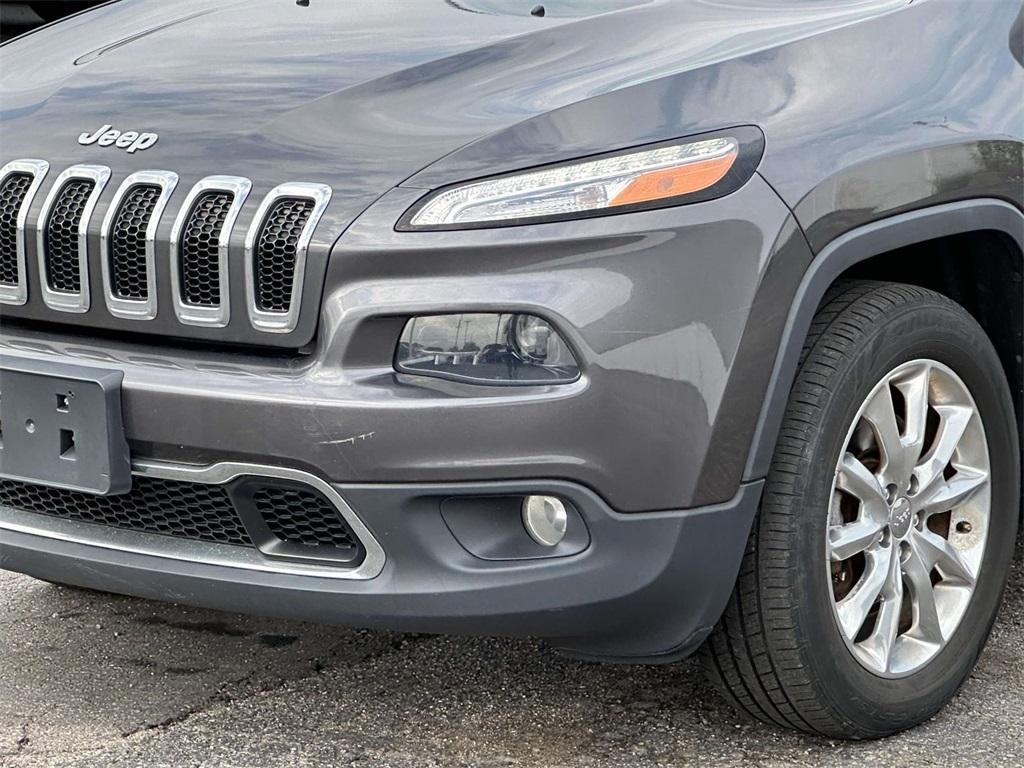 used 2016 Jeep Cherokee car, priced at $11,995