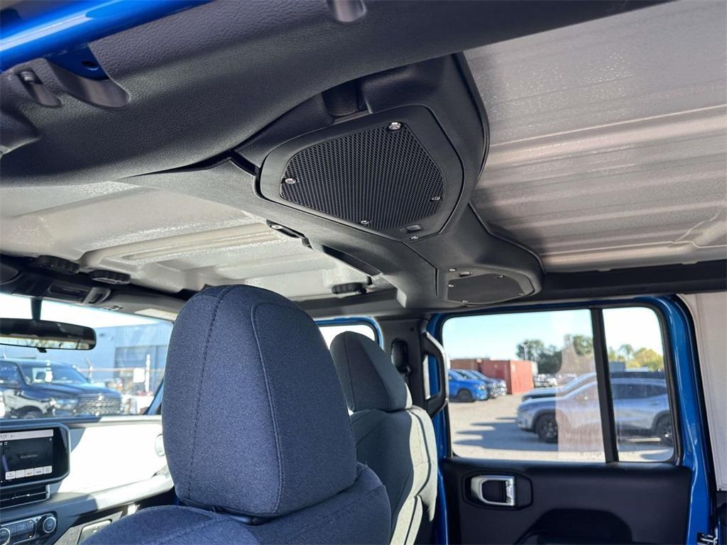 new 2026 Jeep Wrangler car, priced at $44,376