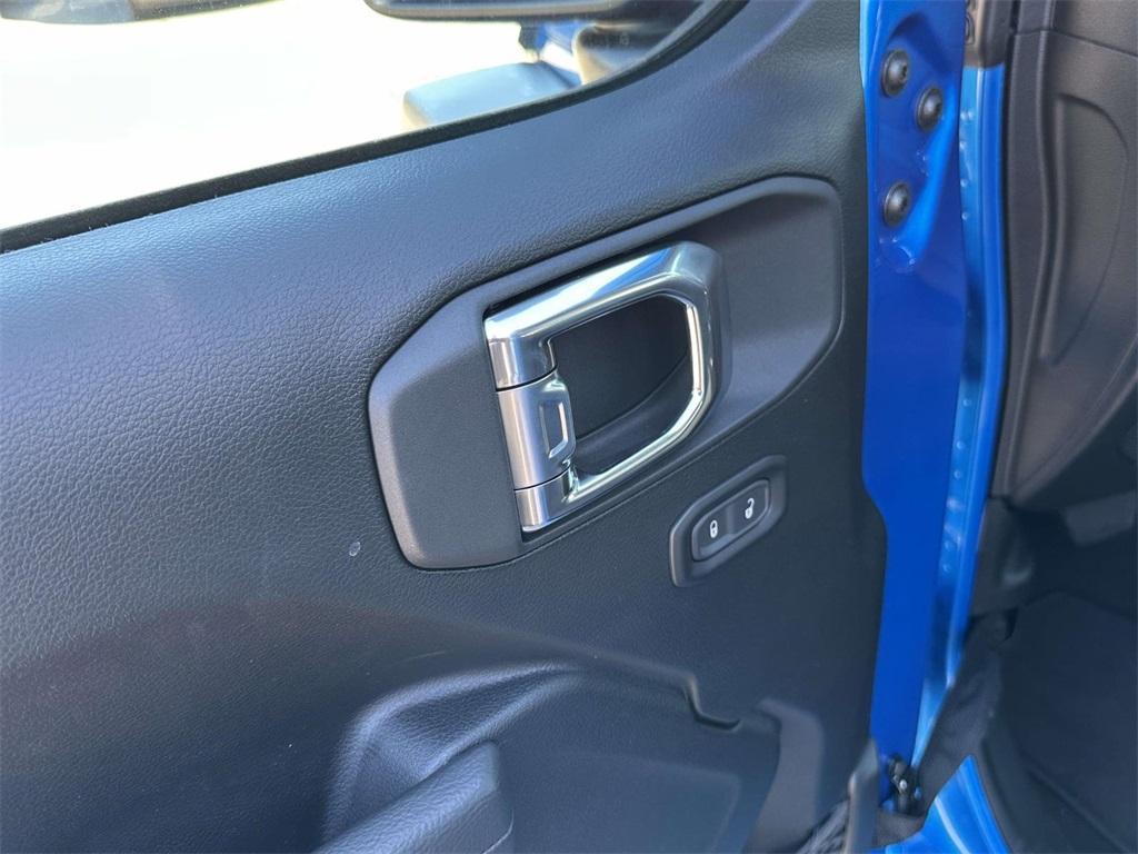 new 2026 Jeep Wrangler car, priced at $44,376