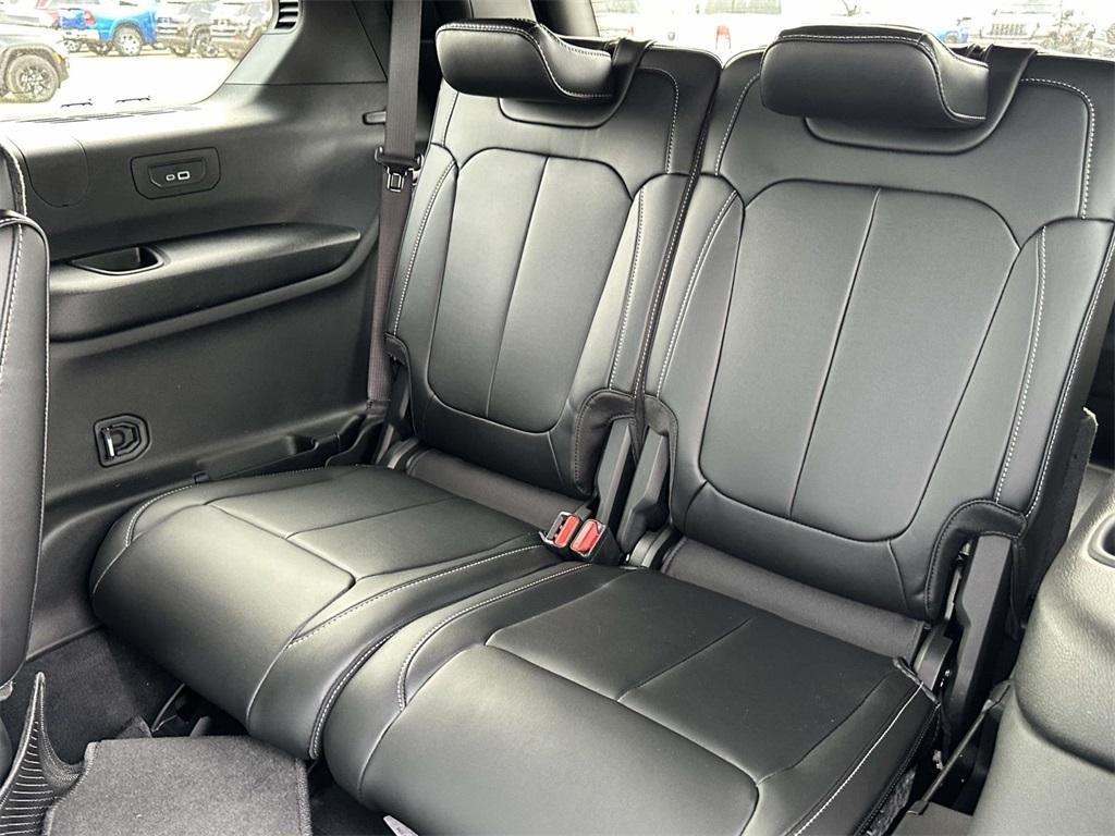 new 2025 Jeep Grand Cherokee L car, priced at $48,827