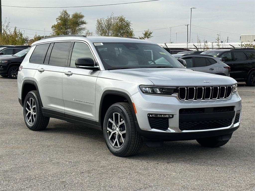 new 2025 Jeep Grand Cherokee L car, priced at $48,827