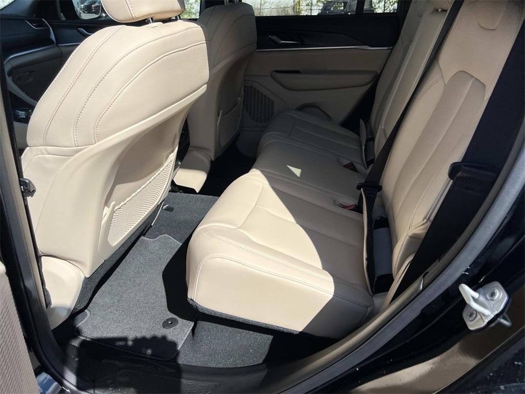 new 2025 Jeep Grand Cherokee car, priced at $46,867