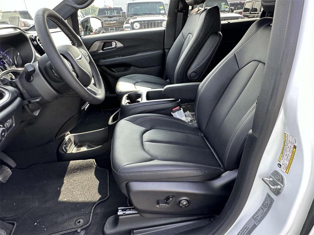 new 2026 Chrysler Pacifica car, priced at $45,526