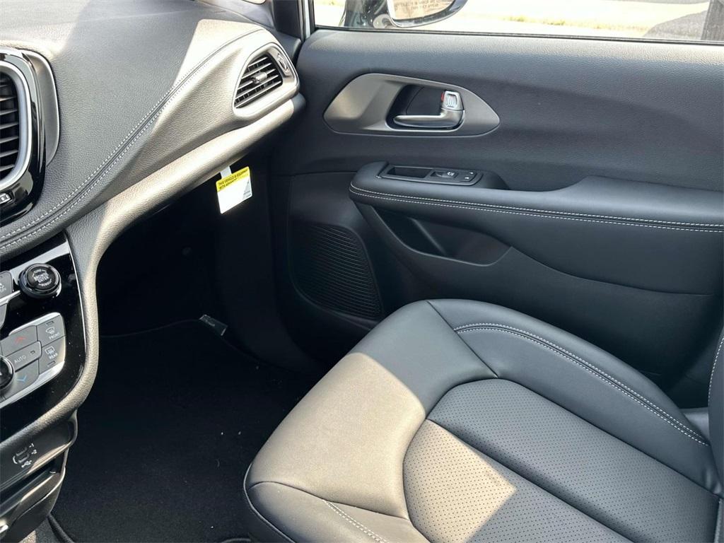 new 2026 Chrysler Pacifica car, priced at $45,526
