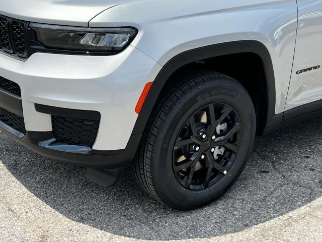 new 2024 Jeep Grand Cherokee L car, priced at $47,874