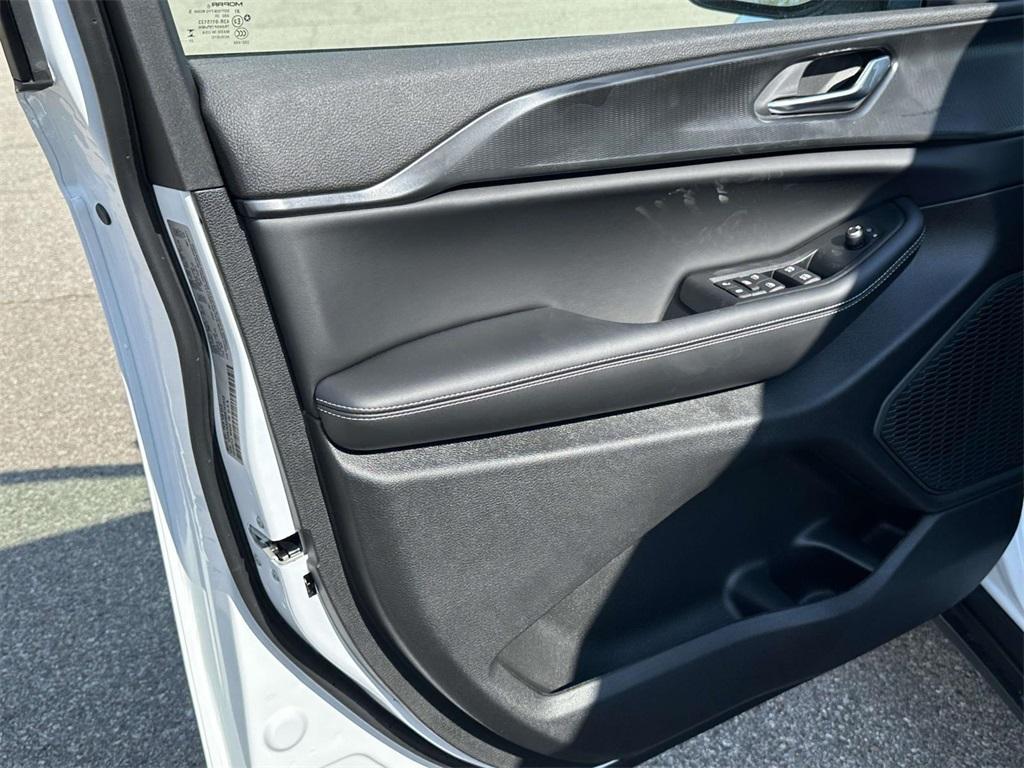 new 2025 Jeep Grand Cherokee L car, priced at $47,132