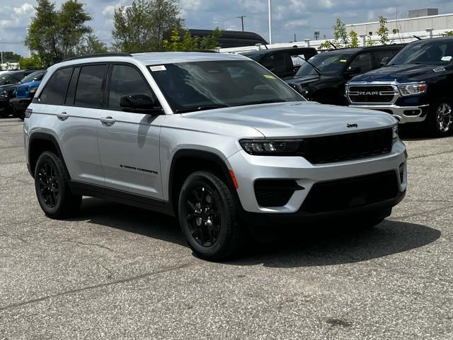 new 2024 Jeep Grand Cherokee L car, priced at $47,874