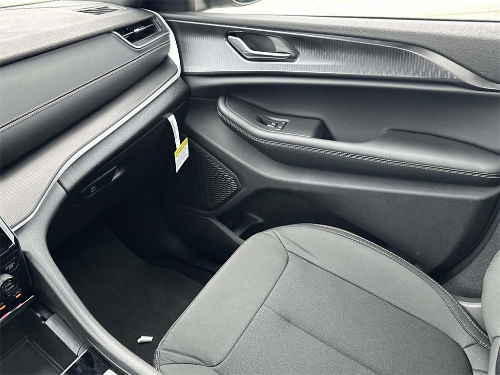 new 2025 Jeep Grand Cherokee L car, priced at $45,140