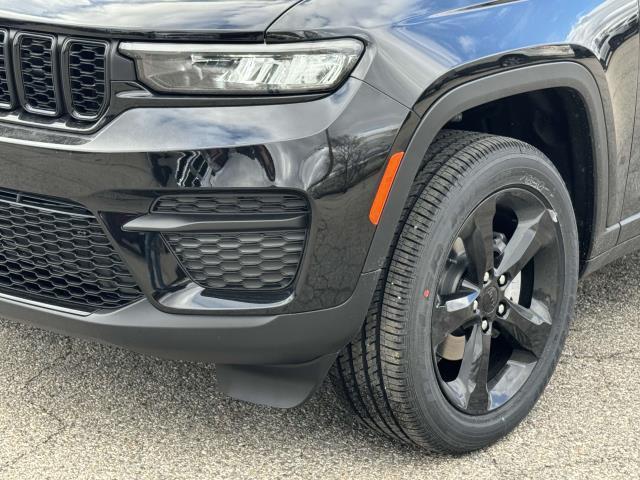 new 2025 Jeep Grand Cherokee car, priced at $46,864