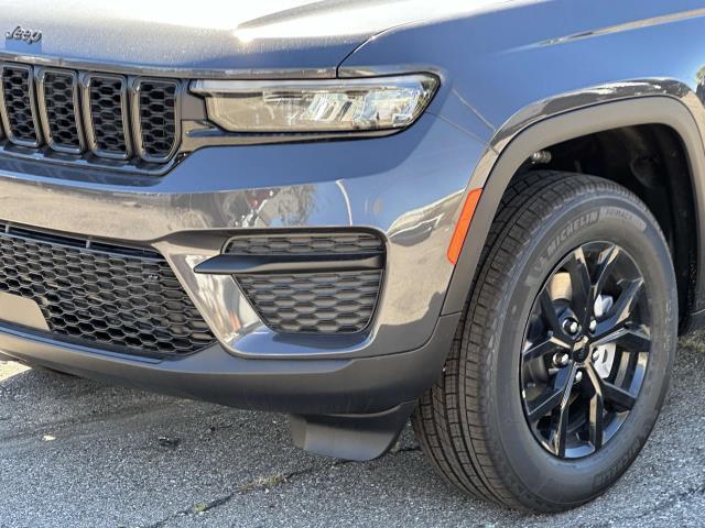 new 2025 Jeep Grand Cherokee car, priced at $45,384