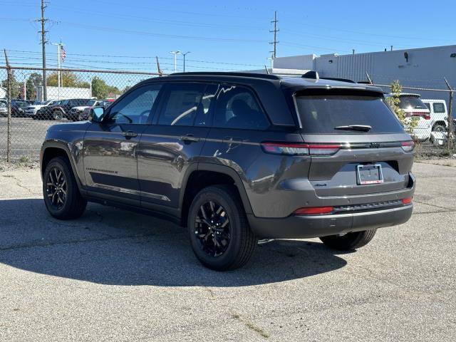 new 2025 Jeep Grand Cherokee car, priced at $45,384