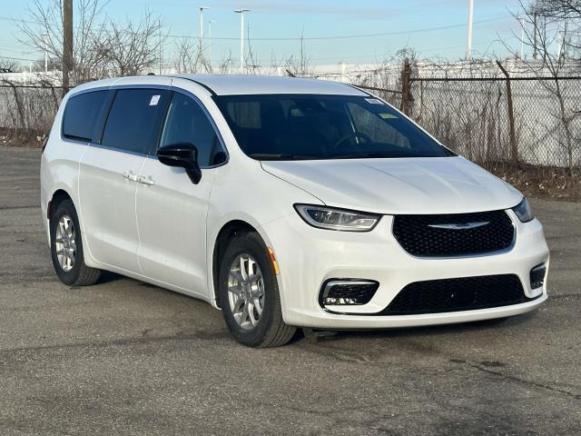 new 2025 Chrysler Pacifica car, priced at $47,456