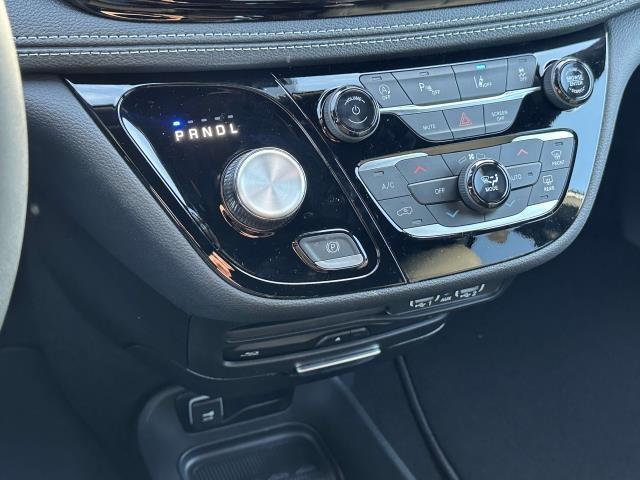 new 2025 Chrysler Pacifica car, priced at $47,456