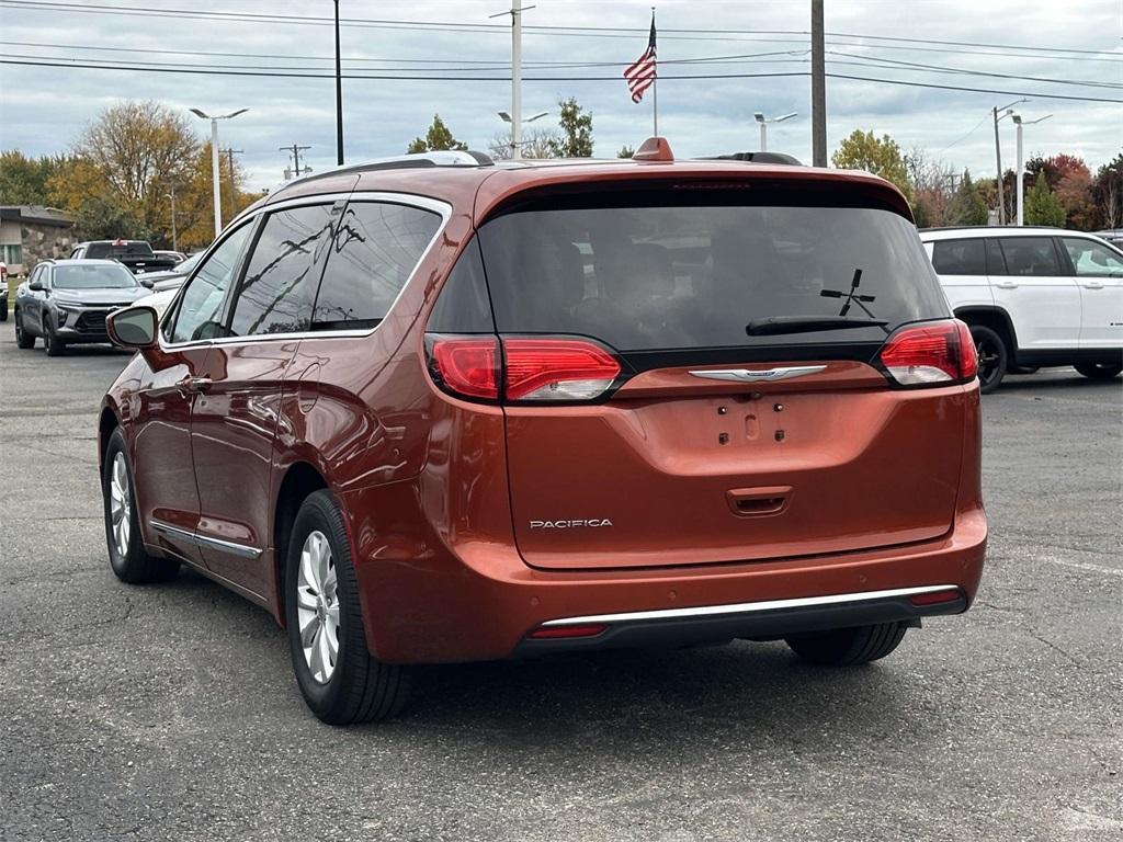 used 2018 Chrysler Pacifica car, priced at $17,995