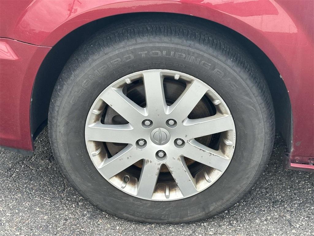 used 2015 Chrysler Town & Country car, priced at $4,995