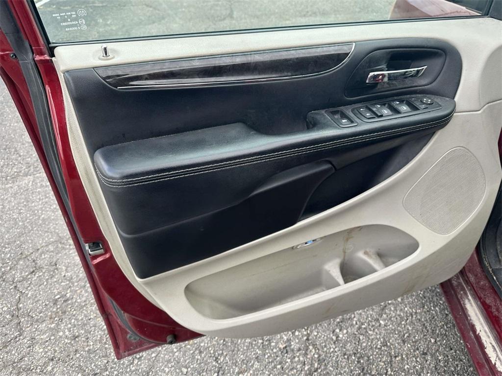 used 2015 Chrysler Town & Country car, priced at $4,995