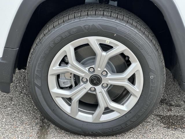 new 2025 Jeep Compass car, priced at $30,002