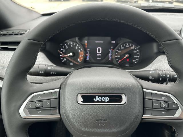 new 2025 Jeep Compass car, priced at $30,002