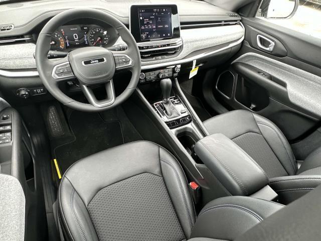 new 2025 Jeep Compass car, priced at $30,002