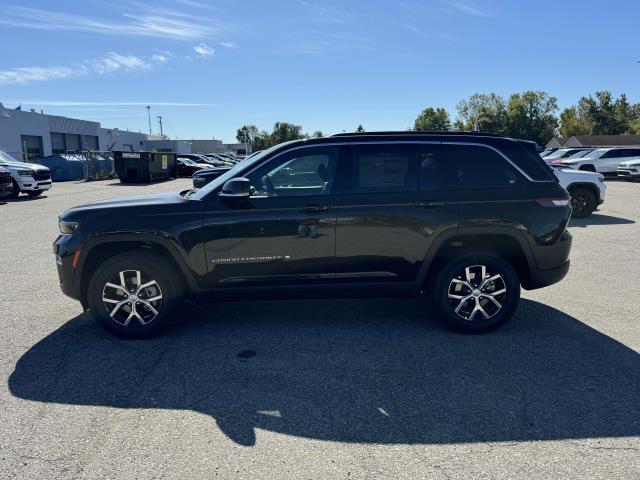 new 2025 Jeep Grand Cherokee car, priced at $46,543